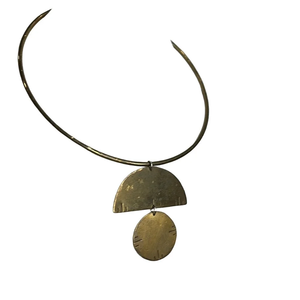 Artisan Brass Collar Necklace – Minimalist Geometric Jewelry